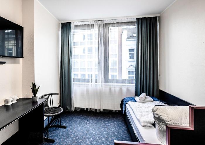 hotel mirage neuss ex proventhotel