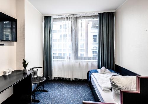hotel mirage neuss ex proventhotel