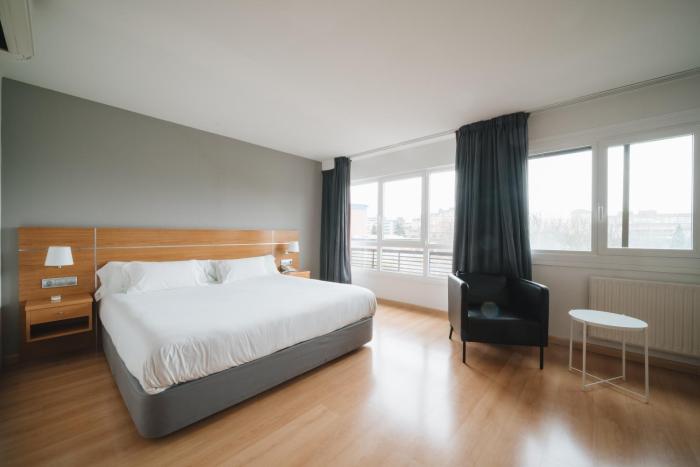 hotel sancho ramirez