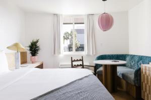 short stories hotel