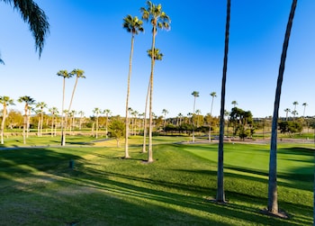 la valle coastal club and resort