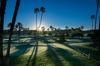 la valle coastal club and resort