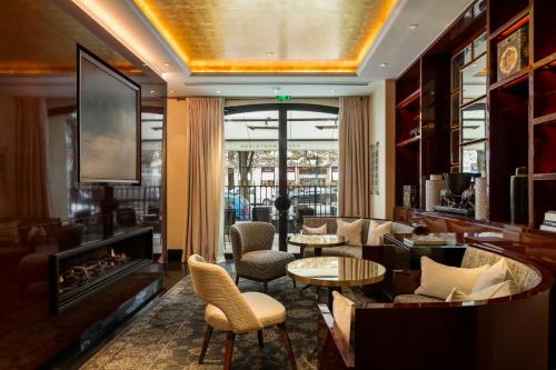 hotel montaigne