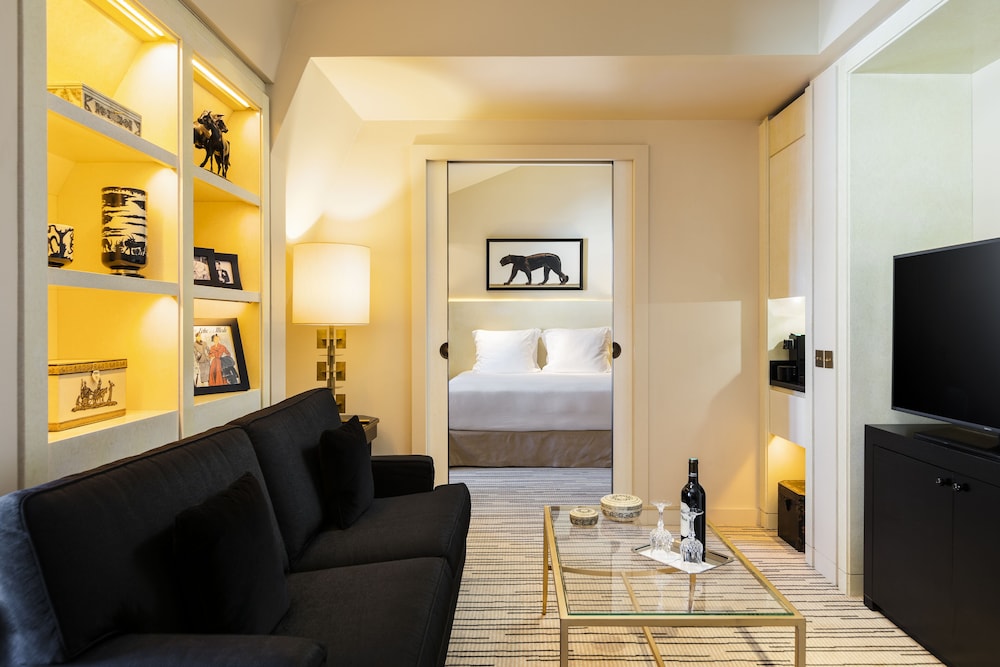 hotel montaigne