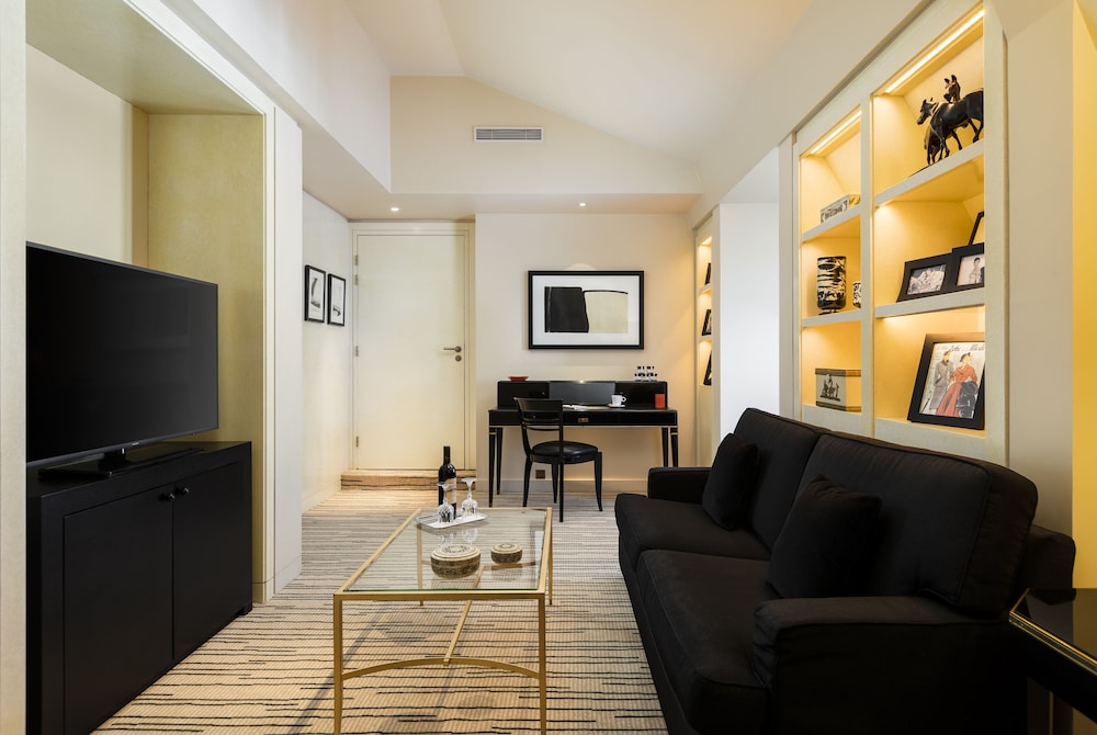 hotel montaigne