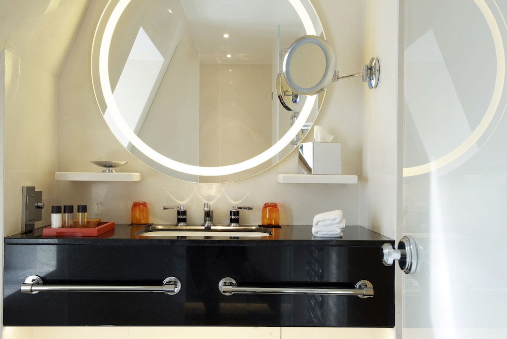 hotel montaigne