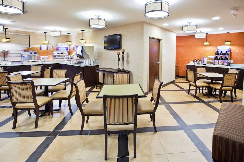 holiday inn express peachtree corners norcross by ihg
