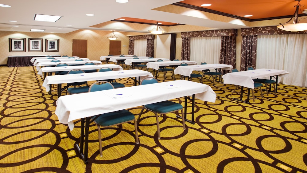 holiday inn express peachtree corners norcross by ihg