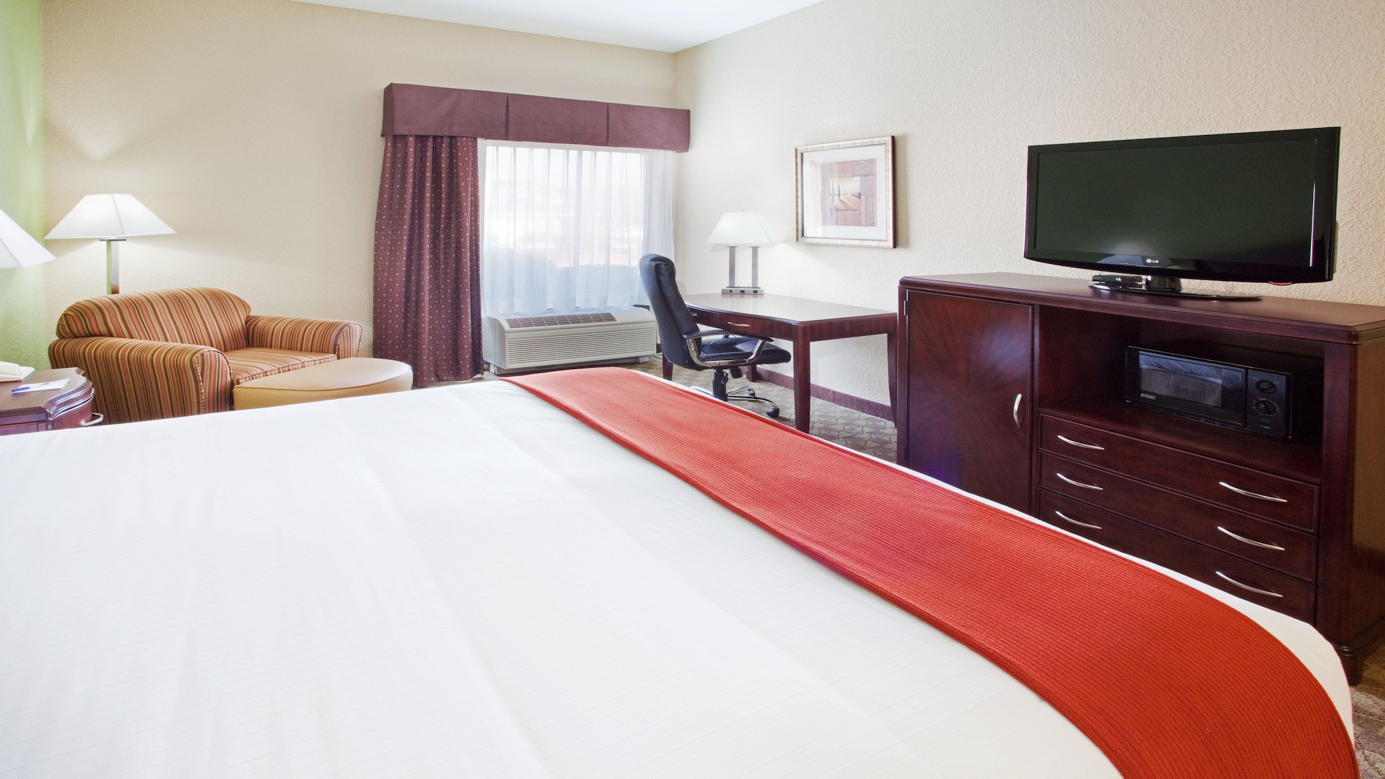 holiday inn express peachtree corners norcross by ihg