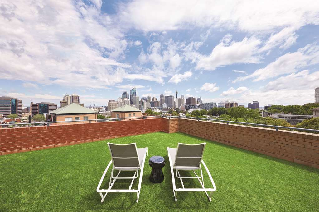 adina apartment hotel sydney surry hills