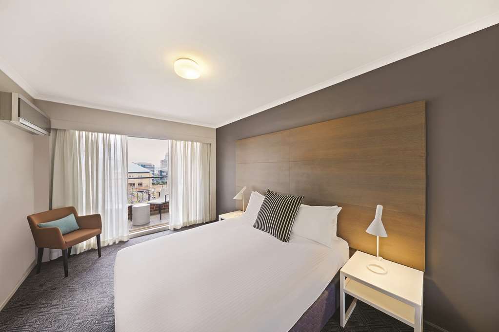 adina apartment hotel sydney surry hills