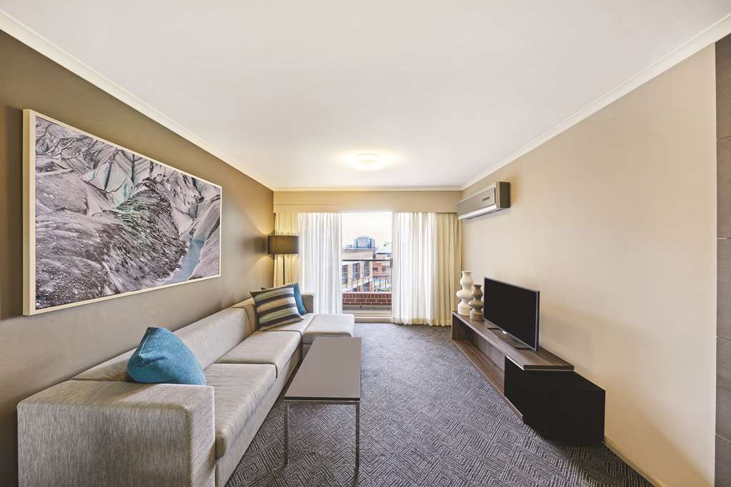 adina apartment hotel sydney surry hills