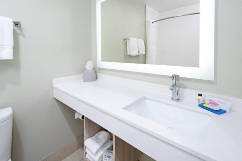 holiday inn express and suites watsonville by ihg