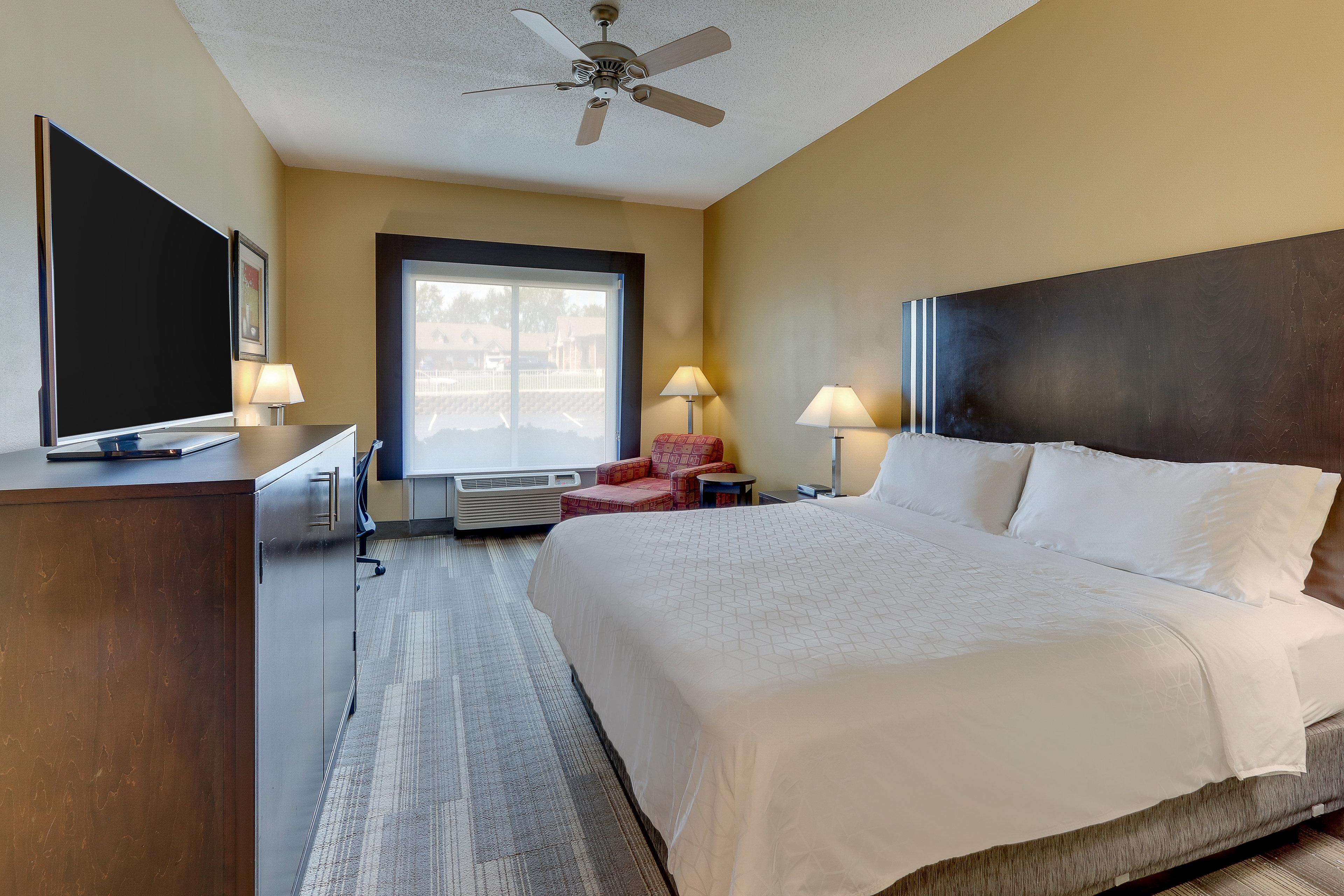 holiday inn express and suites richmond by ihg
