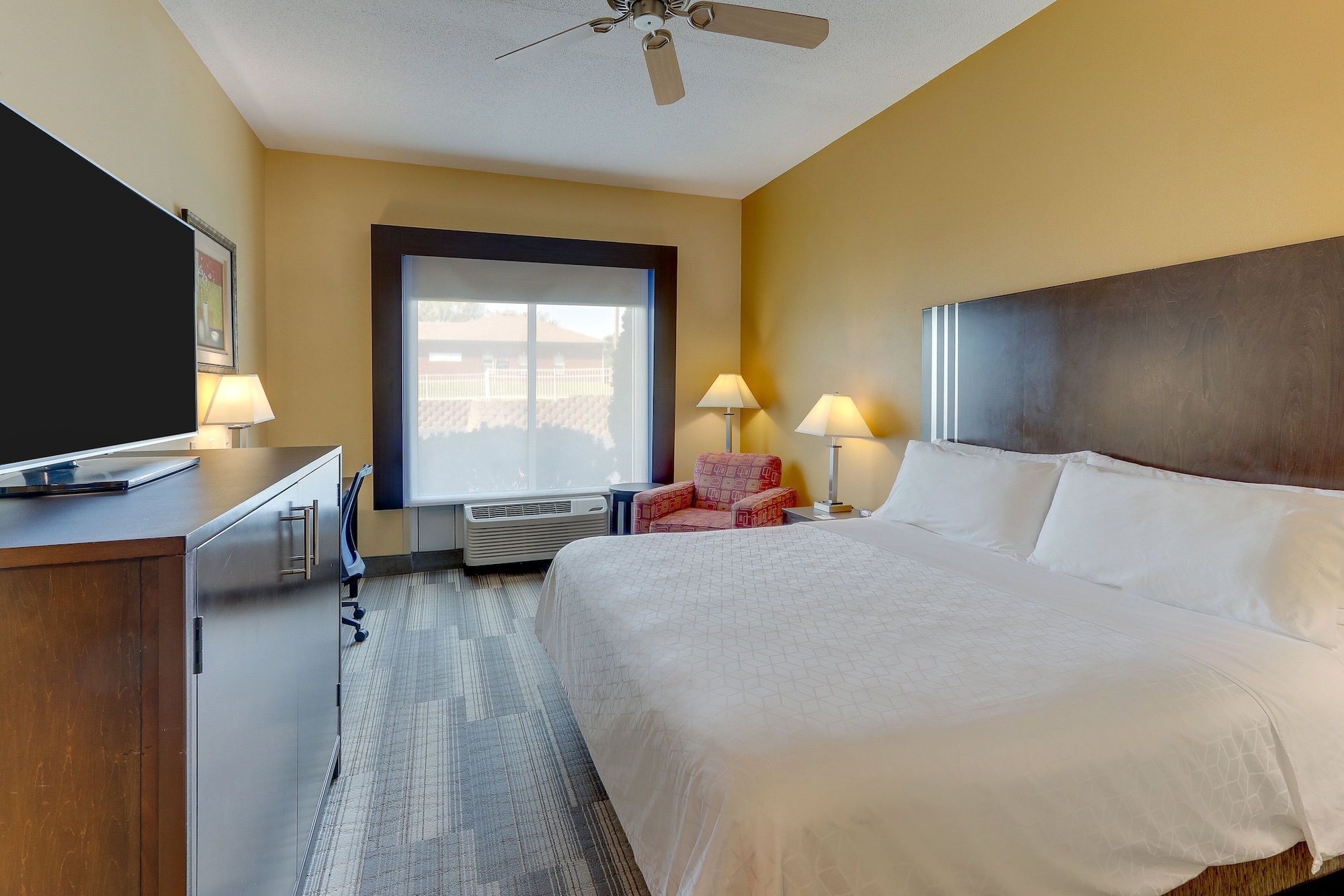 holiday inn express and suites richmond by ihg