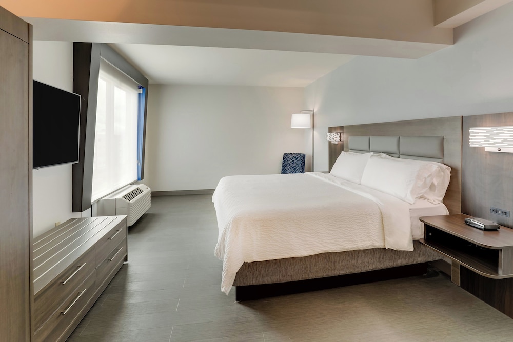 holiday inn express and suites richmond by ihg