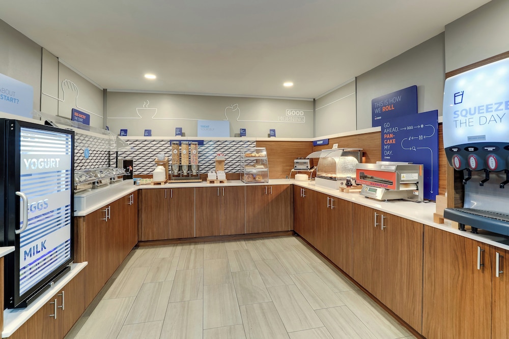 holiday inn express and suites richmond by ihg