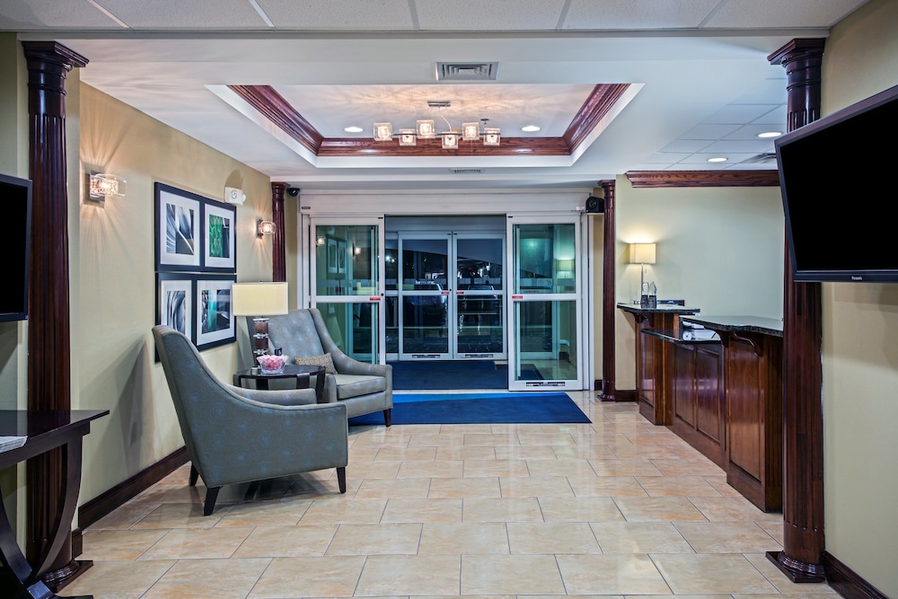 holiday inn express and suites richmond by ihg