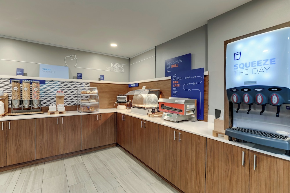 holiday inn express and suites richmond by ihg