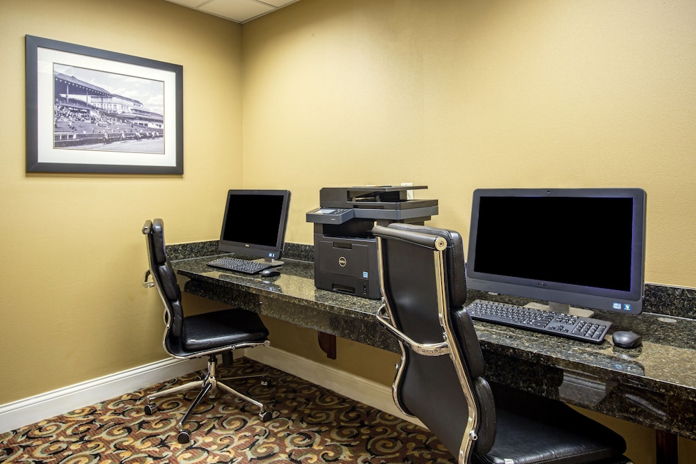 holiday inn express and suites richmond by ihg