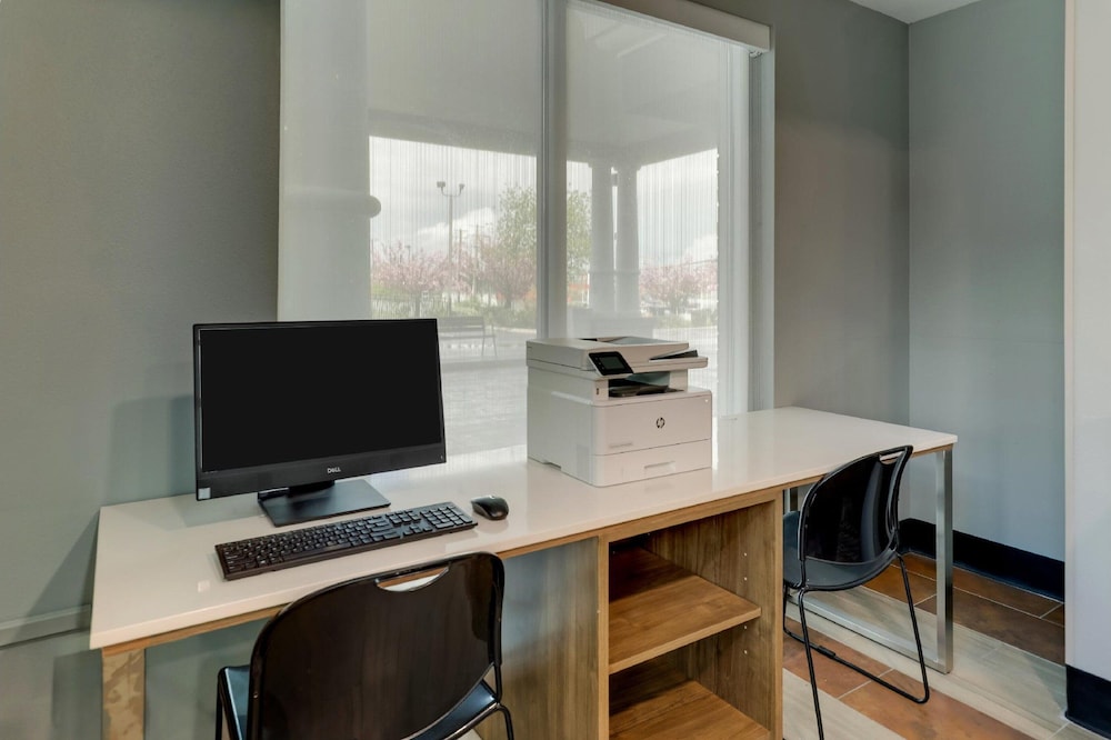holiday inn express and suites richmond by ihg