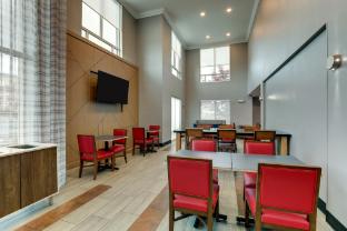 holiday inn express and suites richmond by ihg