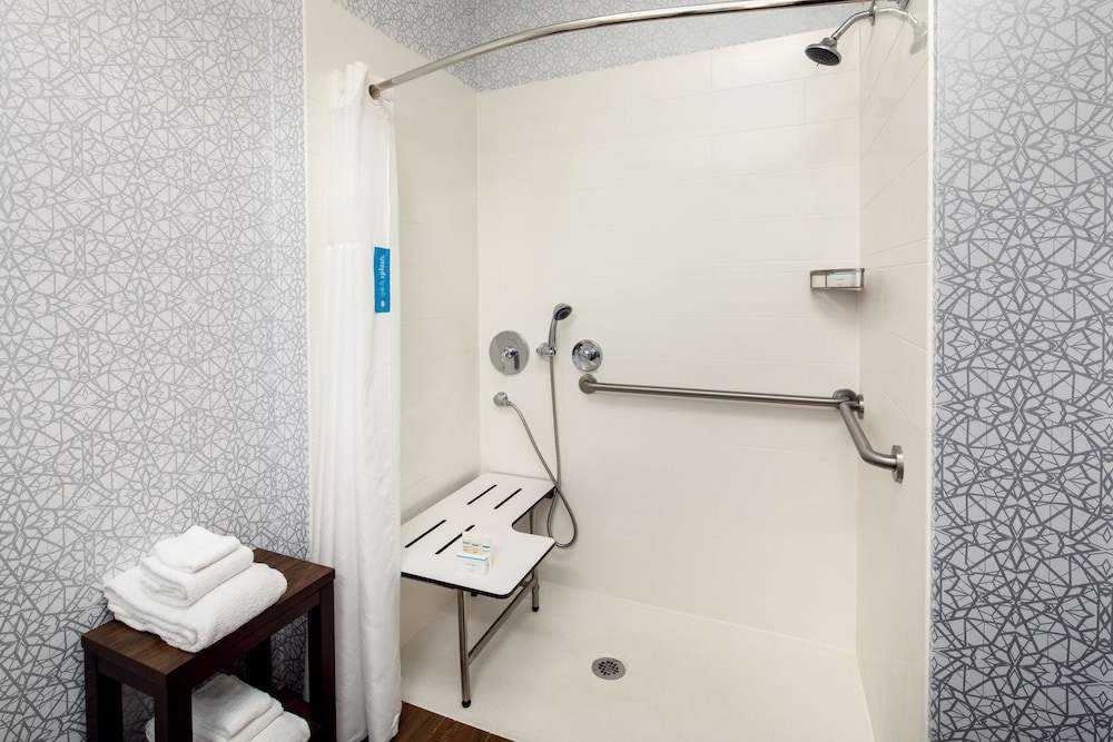 hampton inn lexington south keeneland airport