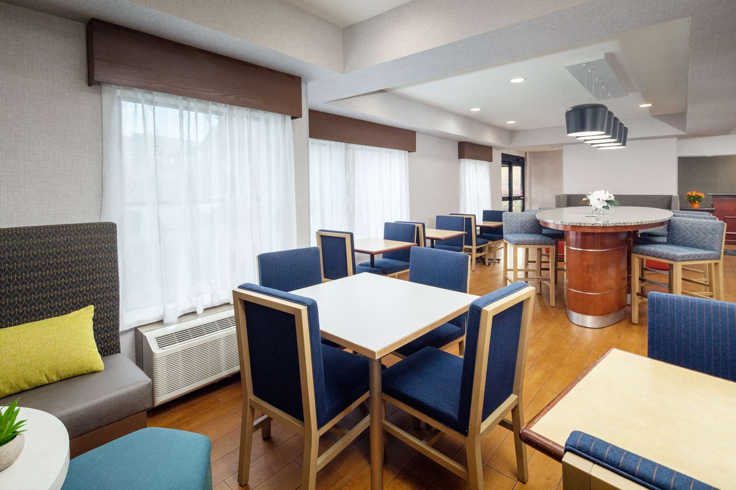 hampton inn lexington south keeneland airport