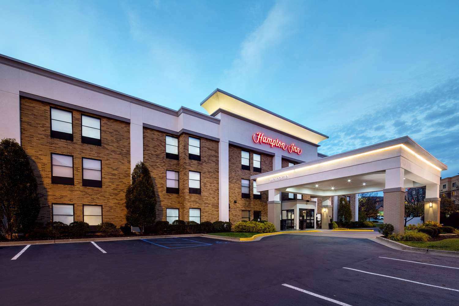 hampton inn lexington south keeneland airport