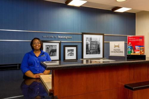 hampton inn lexington south keeneland airport