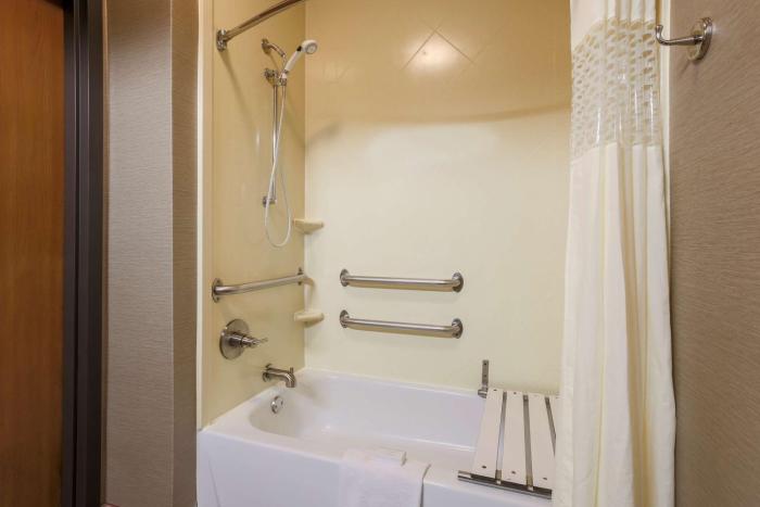 hampton inn lexington south keeneland airport