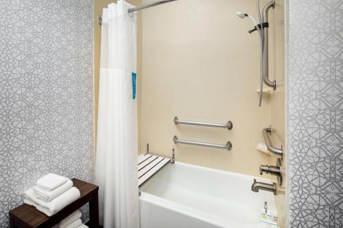 hampton inn lexington south keeneland airport