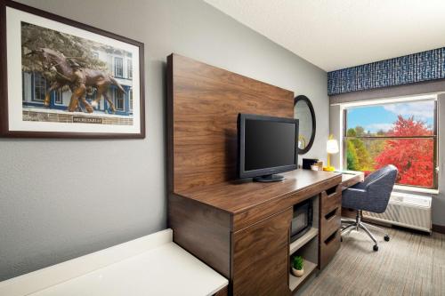 hampton inn lexington south keeneland airport