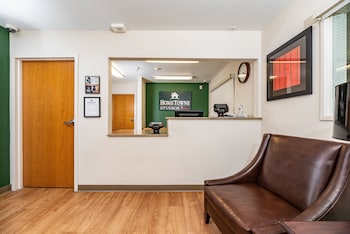 hometowne studios by red roof fresno west