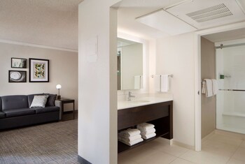 sonesta es suites fresno