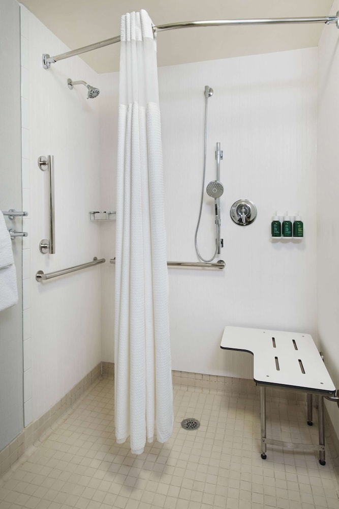 sonesta es suites fresno