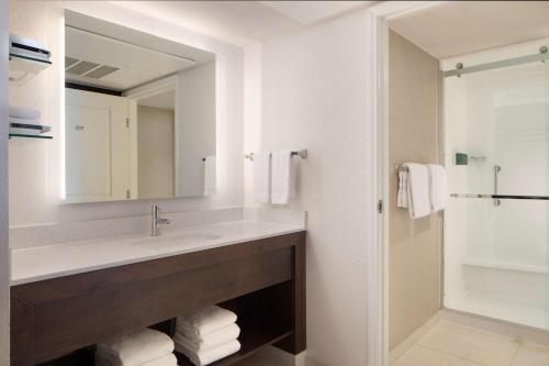 sonesta es suites fresno