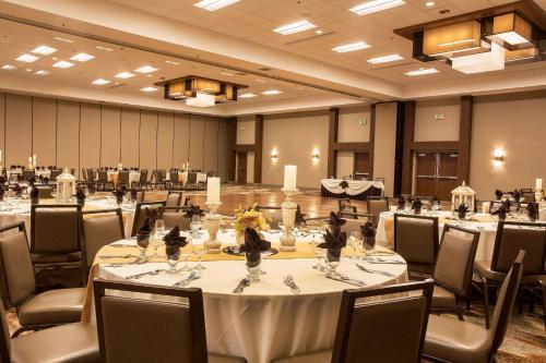 doubletree by hilton fresno convention center