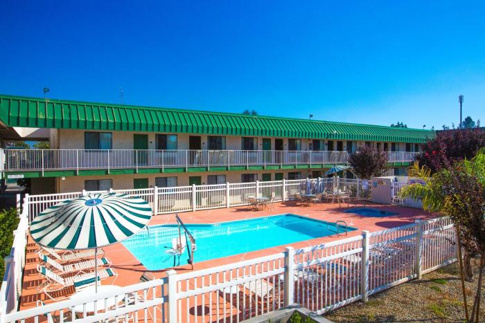 university inn