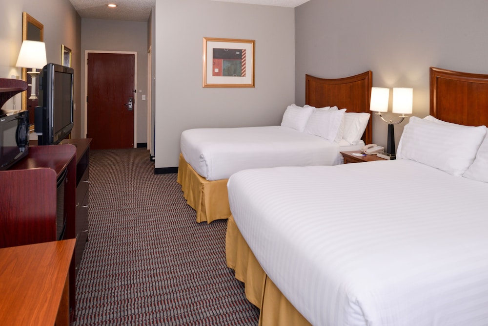 holiday inn express and suites north little rock