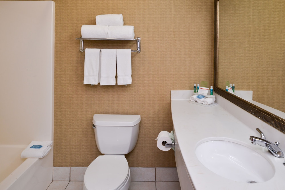holiday inn express and suites north little rock