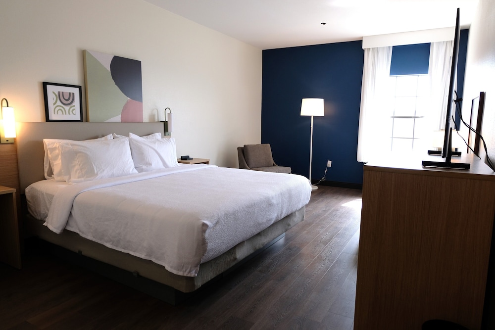 holiday inn express and suites north little rock