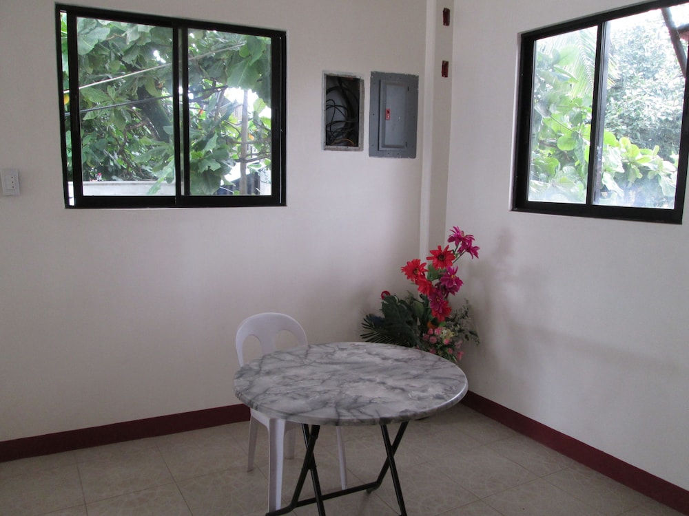 aj travellers inn annex