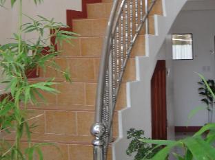 aj travellers inn annex