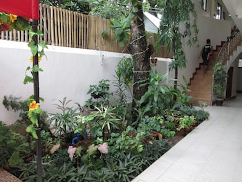 aj travellers inn annex