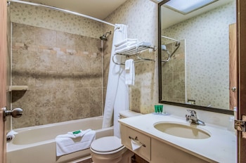 guesthouse inn and suites hotel poulsbo
