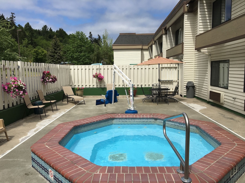 guesthouse inn and suites hotel poulsbo