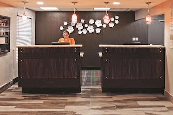 La Quinta Inn & Suites Denison-North Lake Texoma,In Denison,3 star