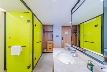 rising dragon international hotel