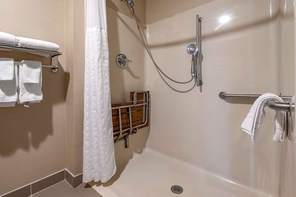 comfort inn and suites